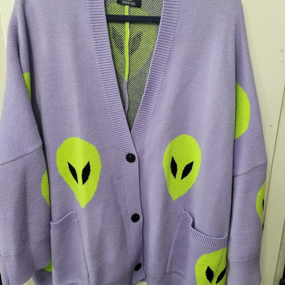 Dressed in LALA Oversized Alien Cardigan in Lavender Size L/XL - Picture 5 of 7